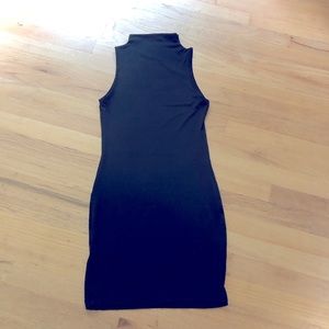 4/$20 Go everywhere, Juniors M black bodycon dress